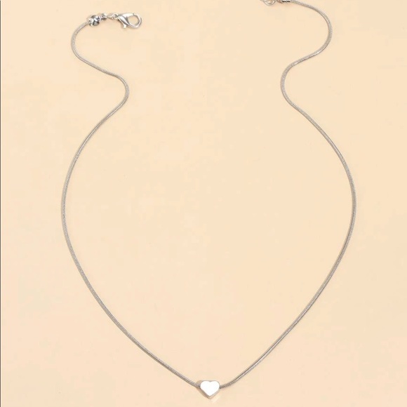 n e w | silver heart necklace ⭐️ - Picture 2 of 9